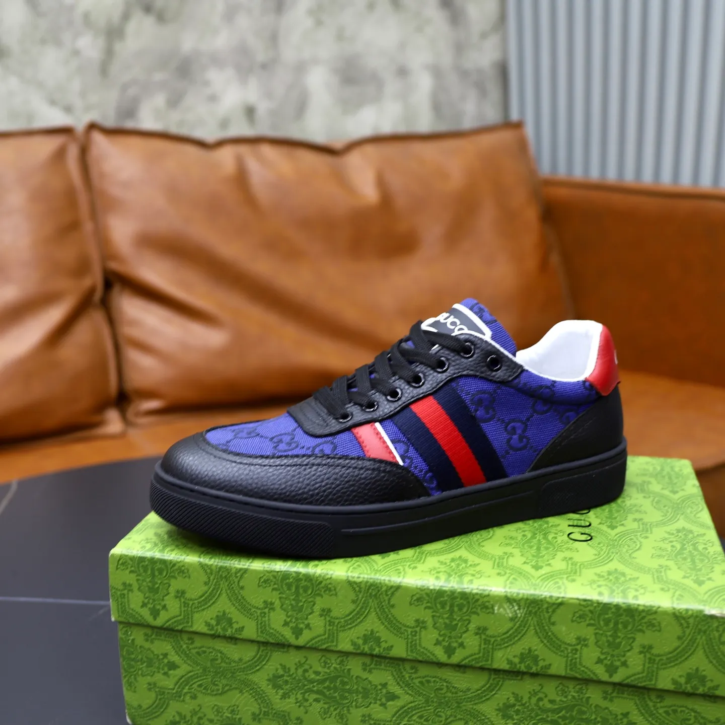 Ex-factory price: 420💰🙅‍♂️🙅‍♂️🙅‍♂️ Brand: GUCCI Standard code: 38-44 (45 customized) Grade: Same as the official website Material: Original leather splicing Comfortable and breathable sheepskin lining Original wear-resistant outsole Style category: Men's fashionable casual shoes Running sneakers Distinguished luxury brand elements Top luxury Color: actual picture color